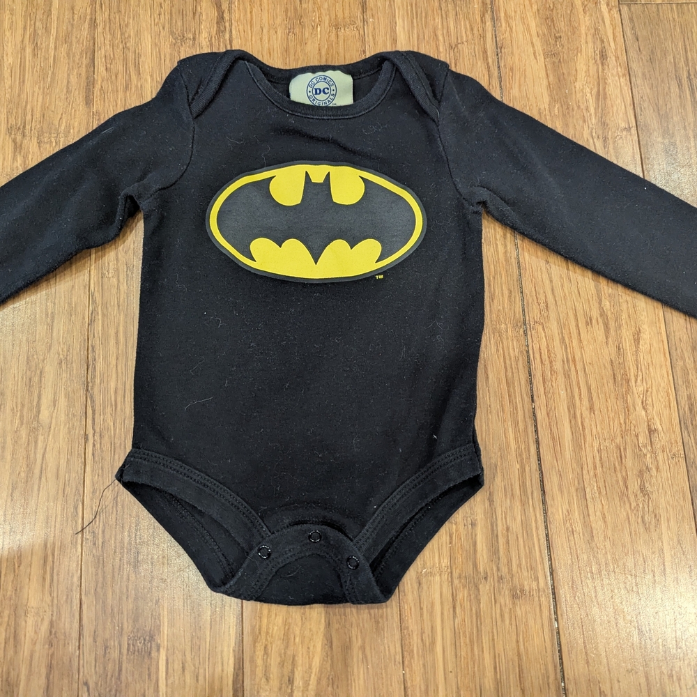 Batman long sleeve baby bodysuit